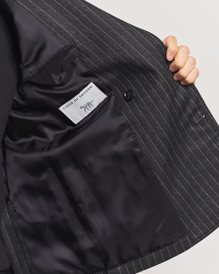 Herre | Blazere & jakker | Tiger of Sweden | Jeen Pinstriped Double Breasted Blazer Charcoal