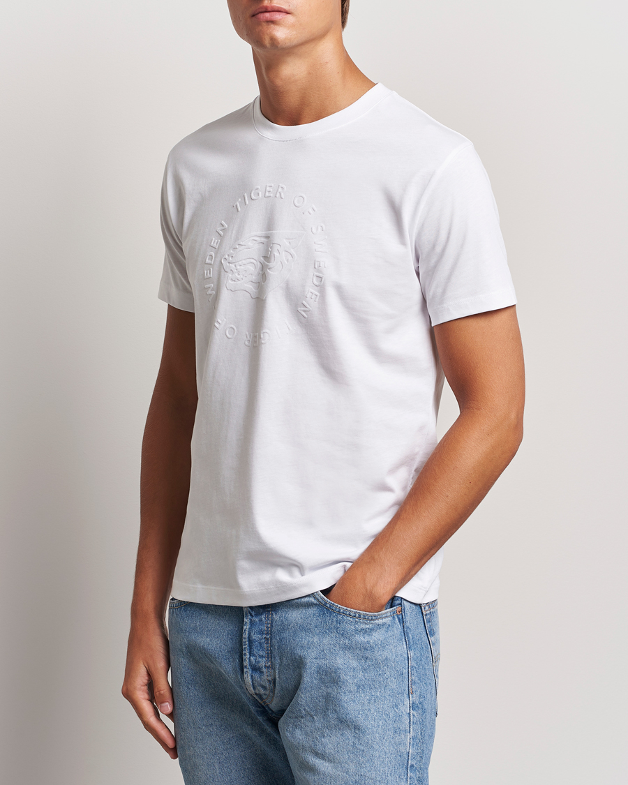 Herre | T-Shirts | Tiger of Sweden | Dillan Logo Crew Neck T-Shirt Pure White