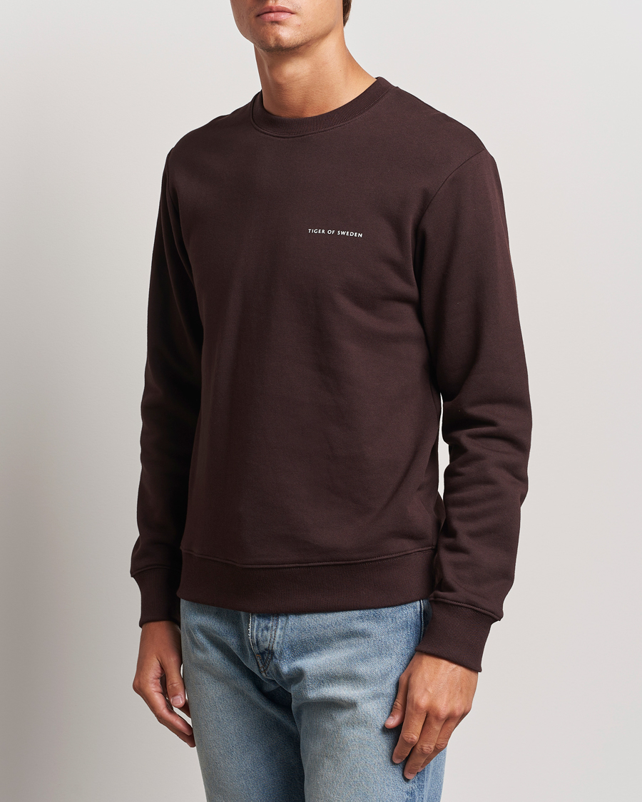 Herre | Trøjer | Tiger of Sweden | Emerson Crew Neck Sweatshirt Dark Chocolate