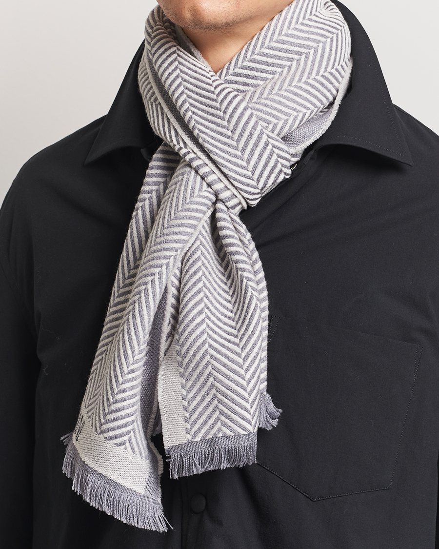 Herre | Giorgio Armani Wool Chevron Scarf Light Grey | Giorgio Armani | Wool Chevron Scarf Light Grey