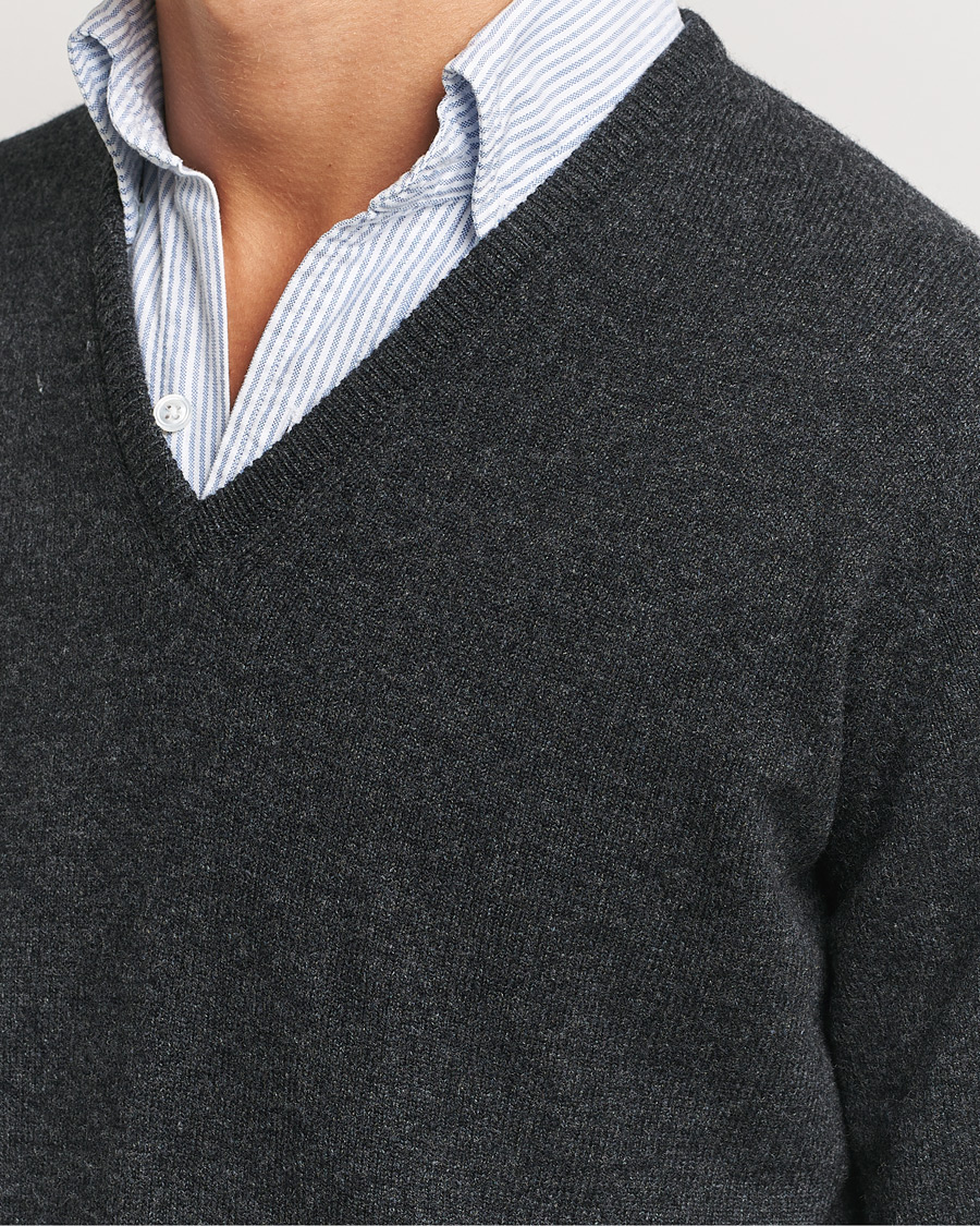 Herre | Trøjer | William Lockie | Rob Lambswool V-Neck Charcoal