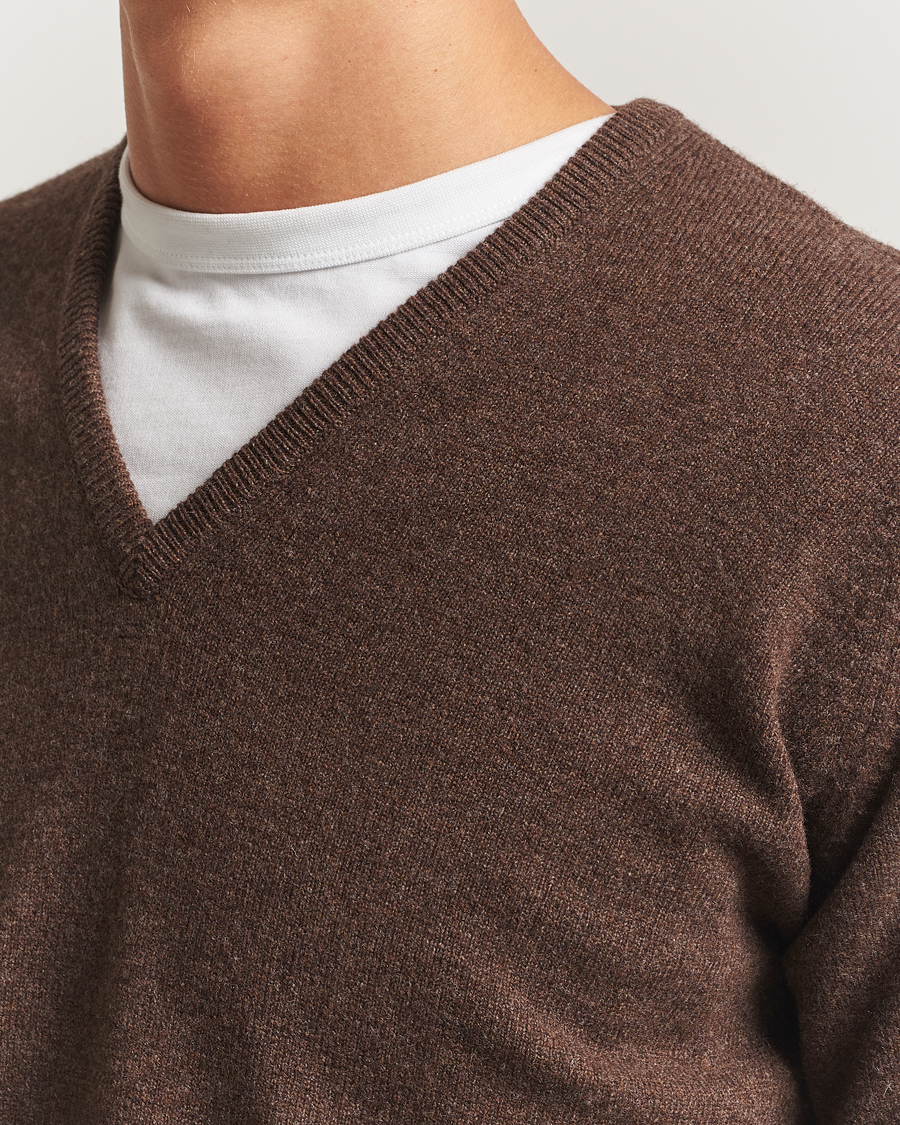 Herre | Trøjer | William Lockie | Rob Lambswool V-Neck Mocha