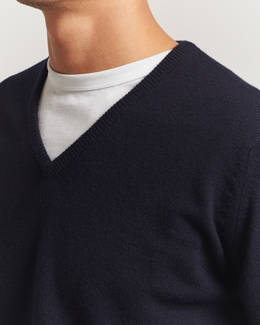Herre | Trøjer | William Lockie | Rob Lambswool V-Neck Navy