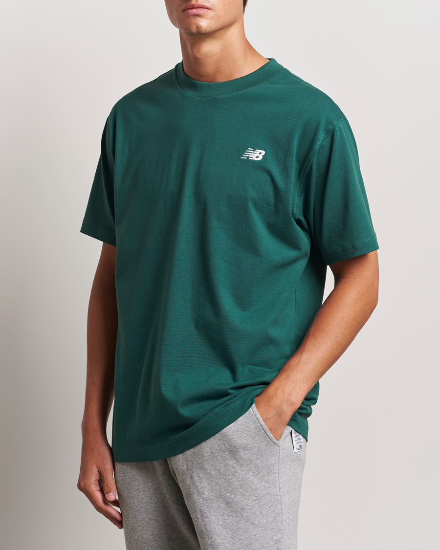Herre | T-Shirts | New Balance | Essentials T-Shirt Nightwatch Green