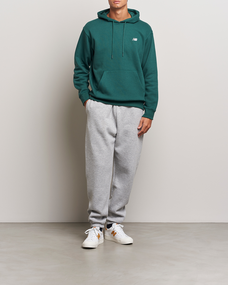 Herre | Trøjer | New Balance | Essentials Fleece Hoodie Nightwatch Green