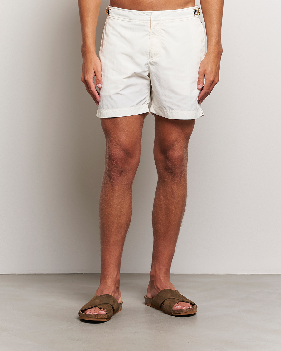 Herre | Orlebar Brown Bulldog Ribbon Tape Trim Swimshorts White Sand | Orlebar Brown | Bulldog Ribbon Tape Trim Swimshorts White Sand