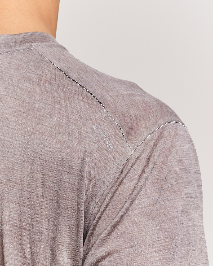 Herre | T-Shirts | Satisfy | CloudMerino T-Shirt Sun Bleached Fallen Rock