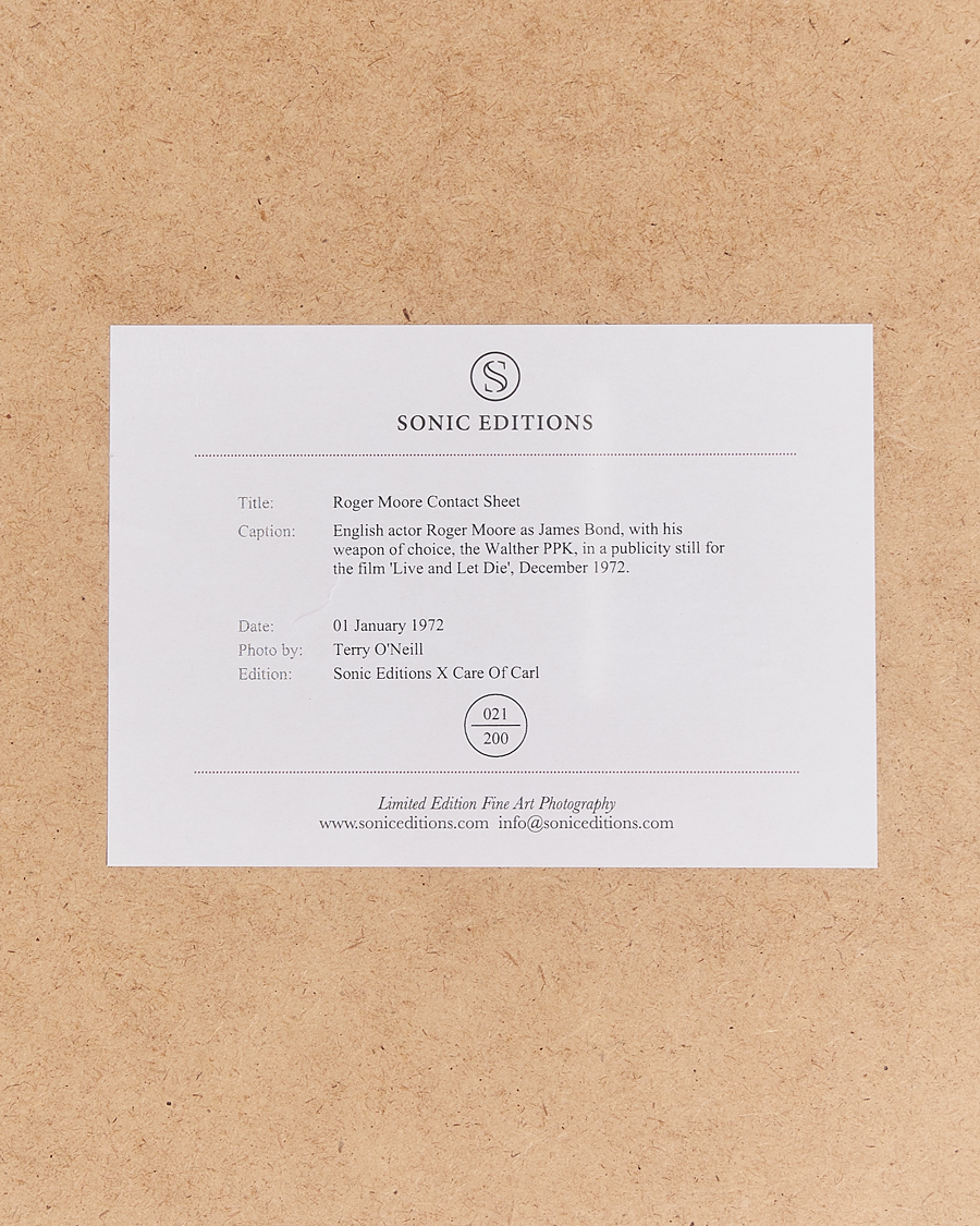 Herre | Plakater | Sonic Editions | Framed Roger Moore Contact Sheet