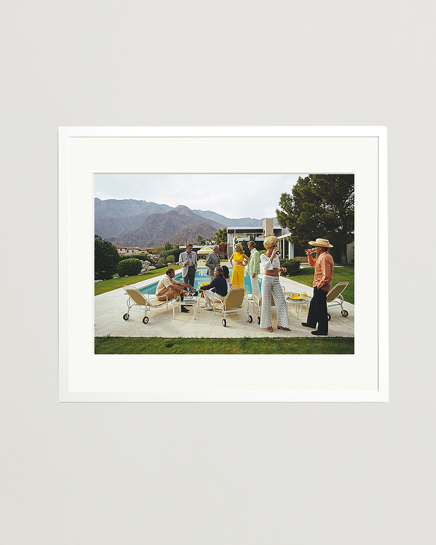 Herre | Plakater | Sonic Editions | Framed Slim Aarons Desert House Party