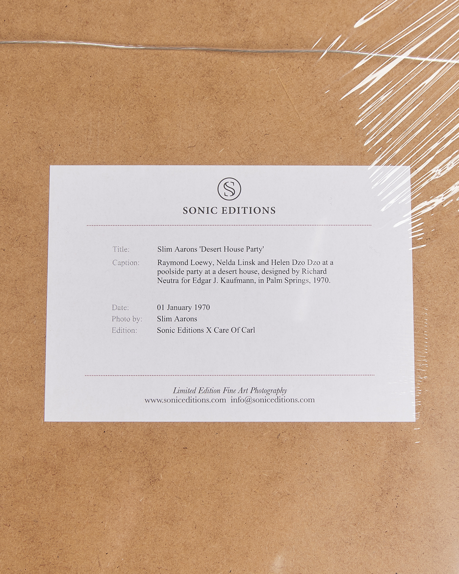 Herre | Plakater | Sonic Editions | Framed Slim Aarons Desert House Party