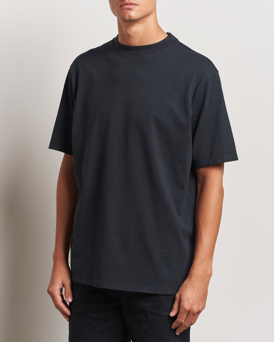 Herre | T-Shirts | A Day's March | Tron Relaxed T-Shirt Black
