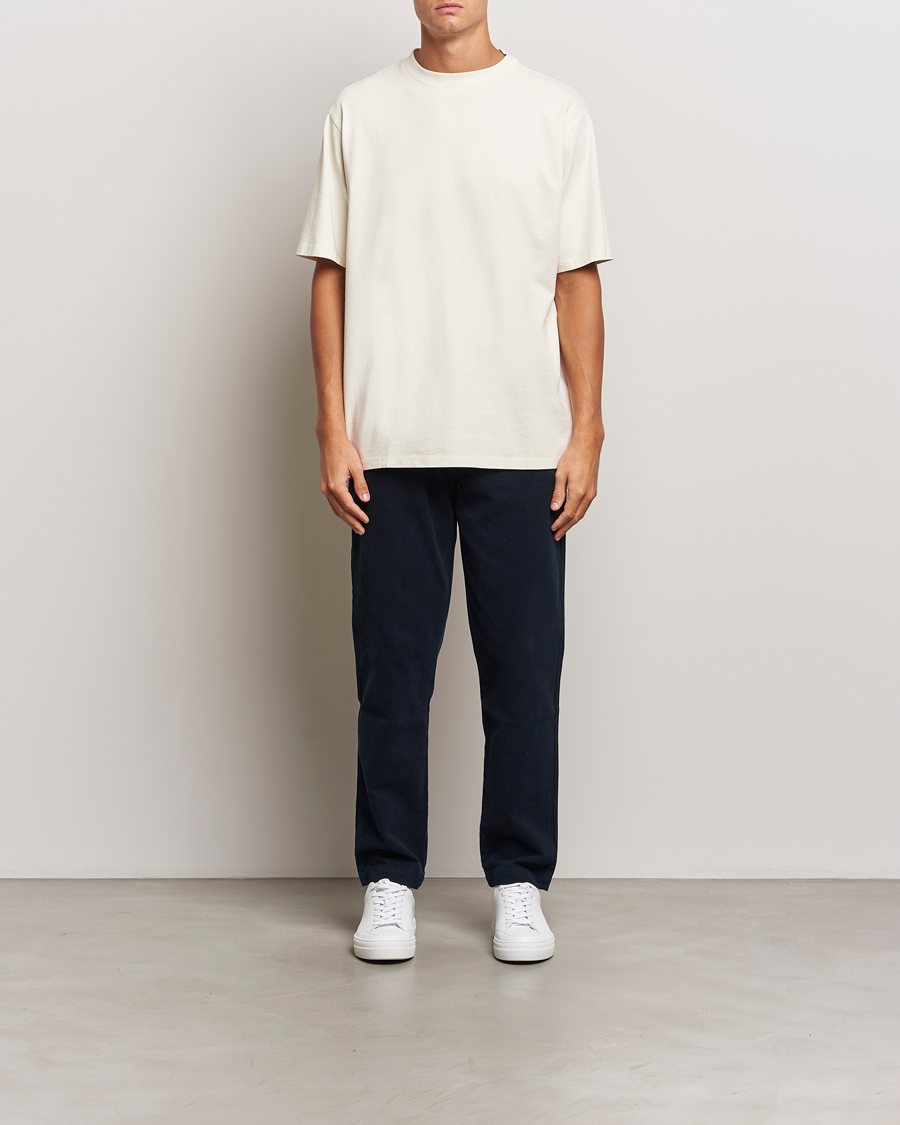 Herre | T-Shirts | A Day's March | Tron Relaxed T-Shirt Off White