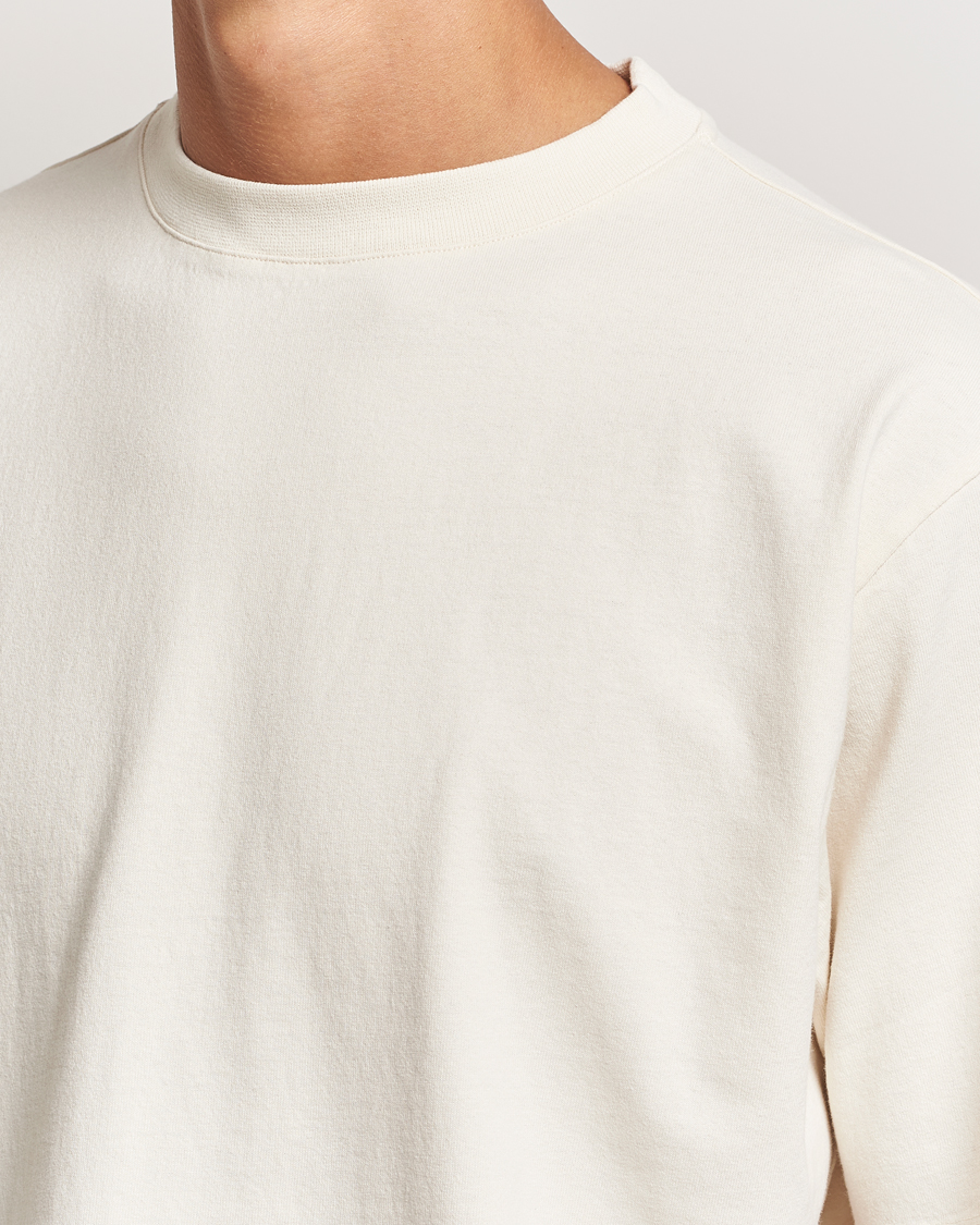 Herre | T-Shirts | A Day's March | Tron Relaxed T-Shirt Off White