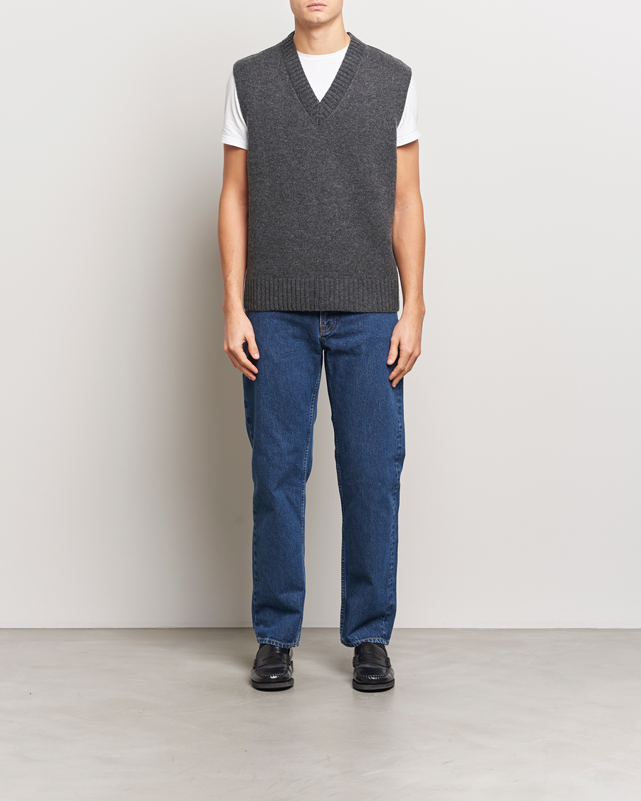 Herre | Trøjer | A Day's March | Wigtown Lambswool V-Neck Vest Charcoal