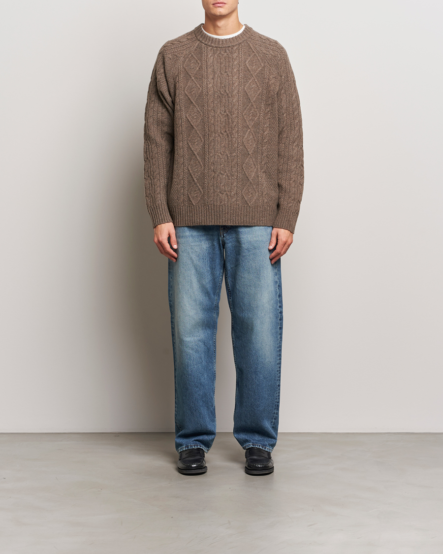 Herre | Trøjer | A Day's March | Atlas Aran Knit Lambswool Sweater Dark Taupe