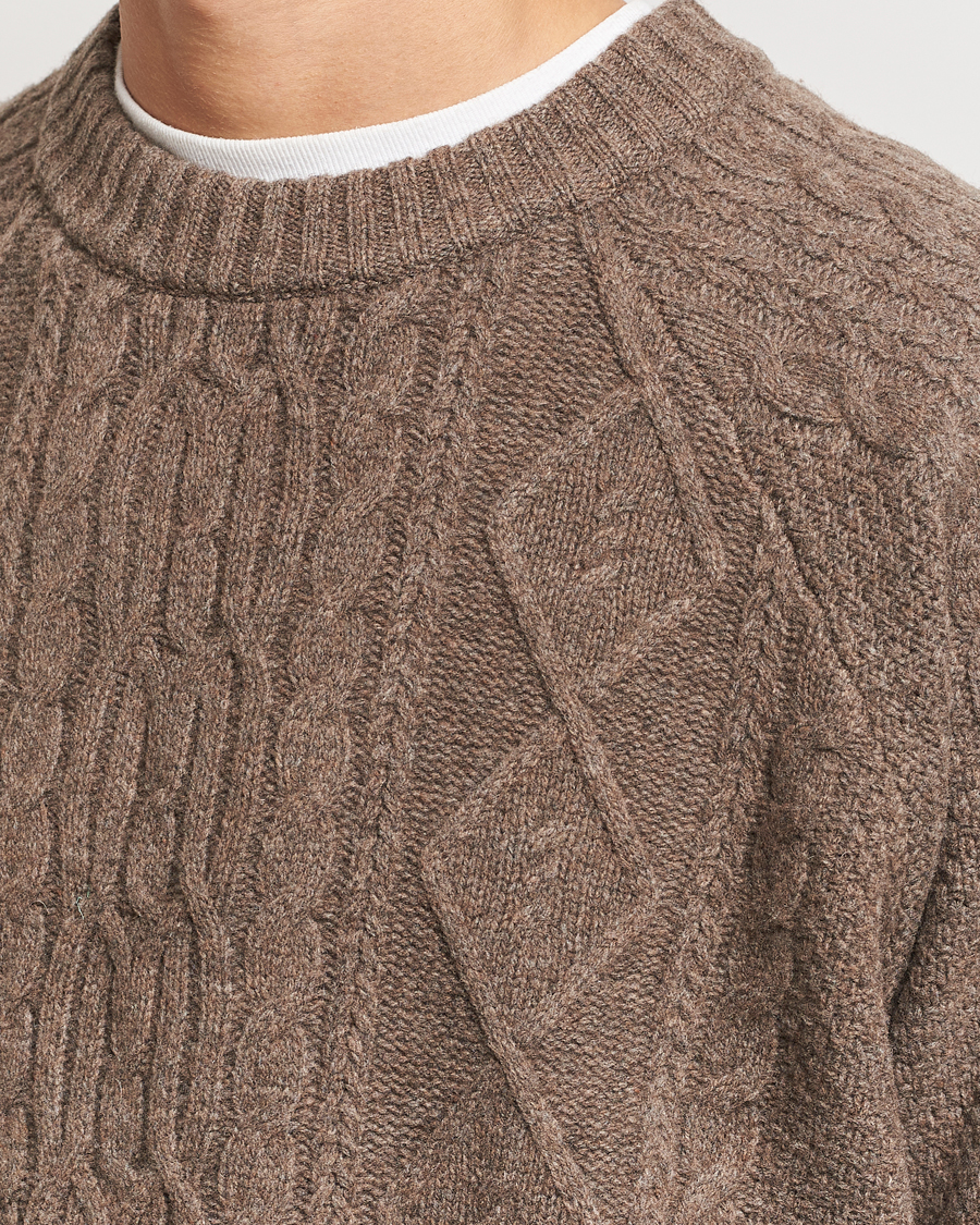 Herre | Trøjer | A Day's March | Atlas Aran Knit Lambswool Sweater Dark Taupe