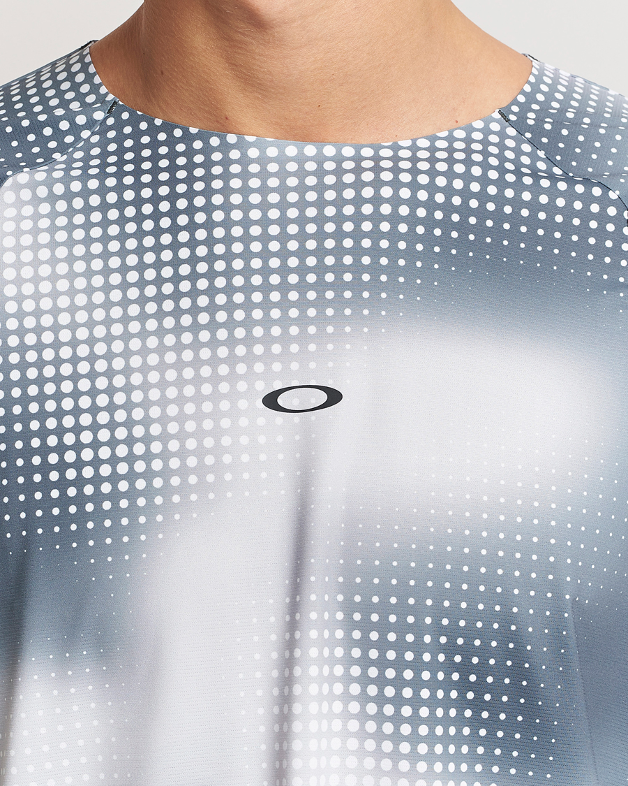 Herre | T-Shirts | Oakley | Pursuit Pro Long Sleeve T-Shirt Organic Spots