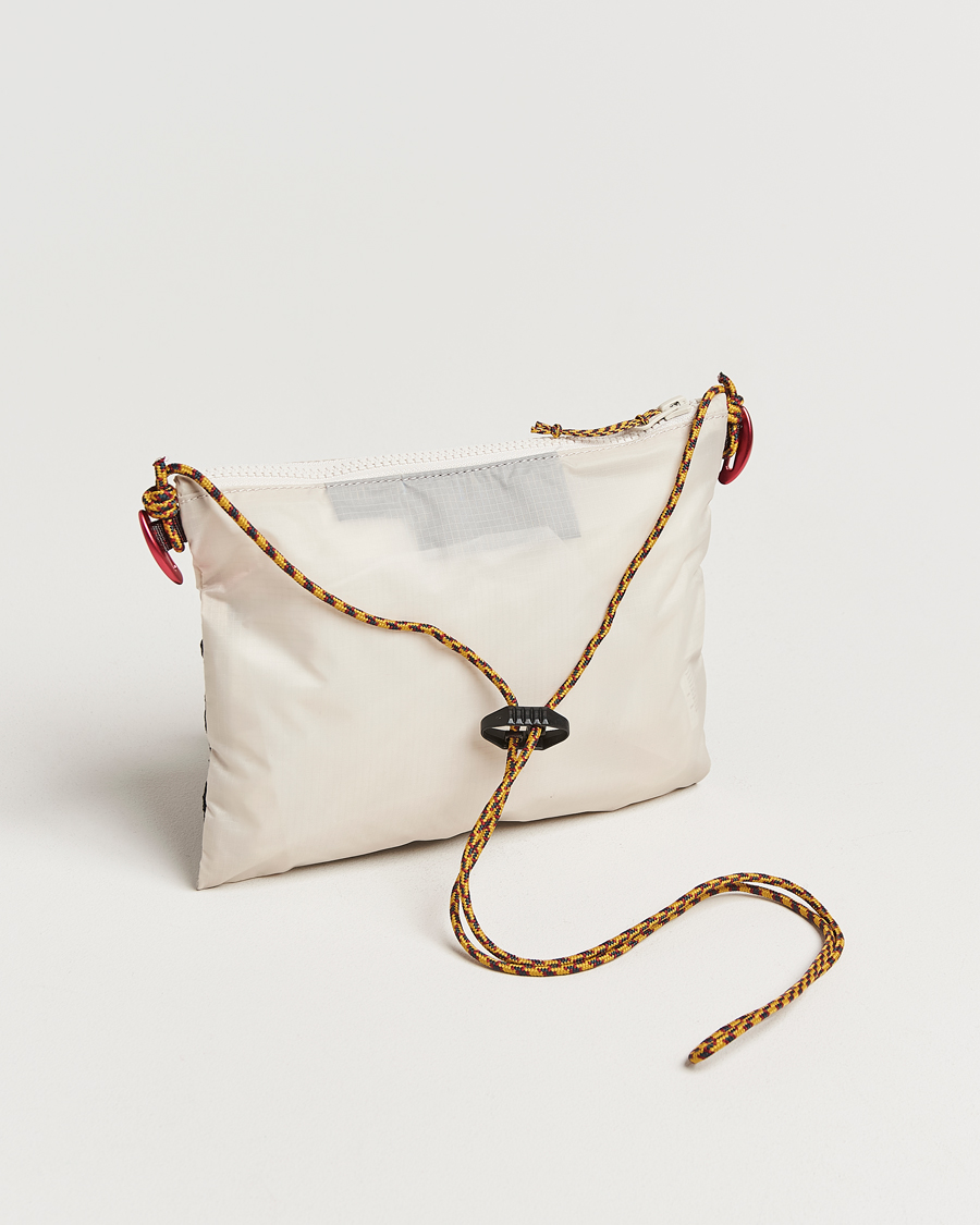 Herre | Tasker | Klättermusen | Algir Accessory Bag Medium Putty Grey