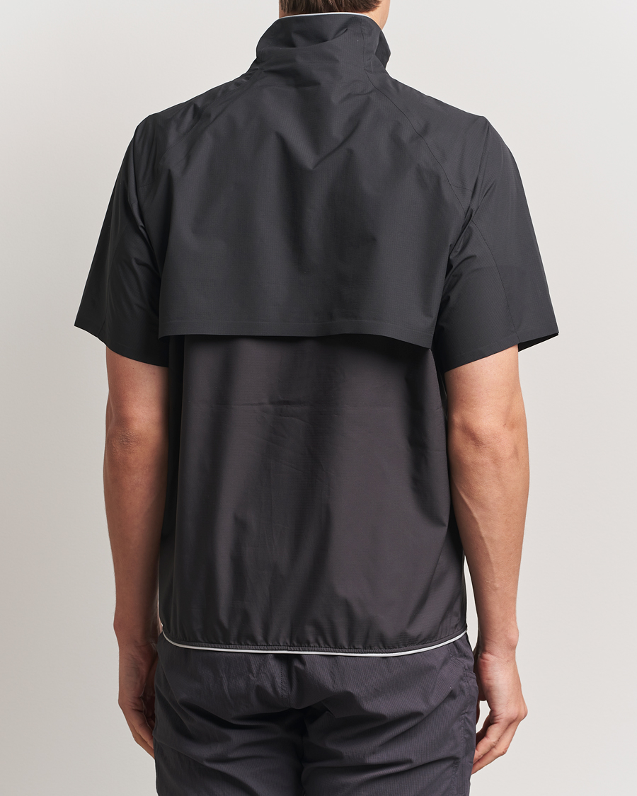 Herre | T-Shirts | Klättermusen | Vidre Zip Short Sleeve Shirt Black