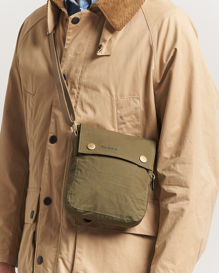 Herre | Barbour Lifestyle Transport Crossbody Bag Dusky Green | Barbour Lifestyle | Transport Crossbody Bag Dusky Green