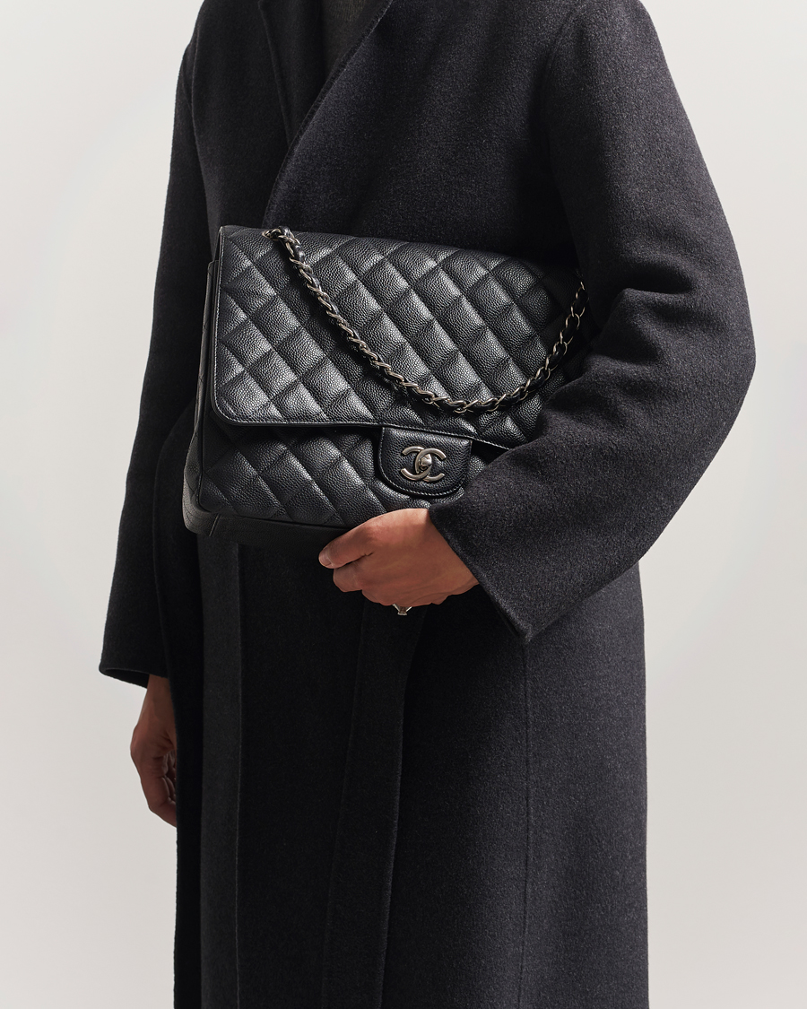 Herre | Gifts for Her | Chanel Pre-Owned | Classic Single Flap Maxi Black Caviar