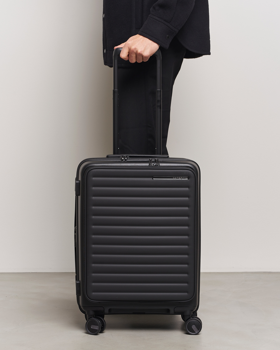 Herre | Tasker | Samsonite | Restackd Spinner Easy Access Carry-On Black