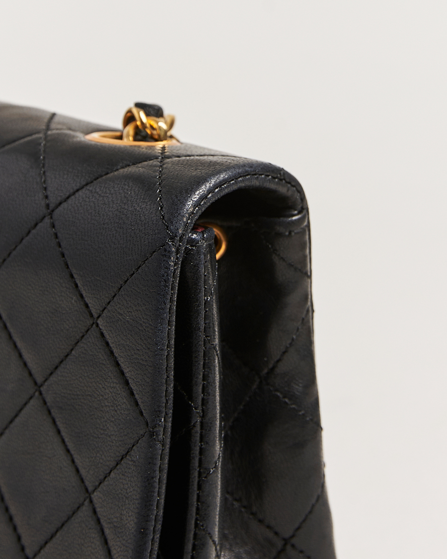 Herre | Chanel Pre-Owned Matelassé Single Full Flap Bag Black | Chanel Pre-Owned | Matelassé Single Full Flap Bag Black
