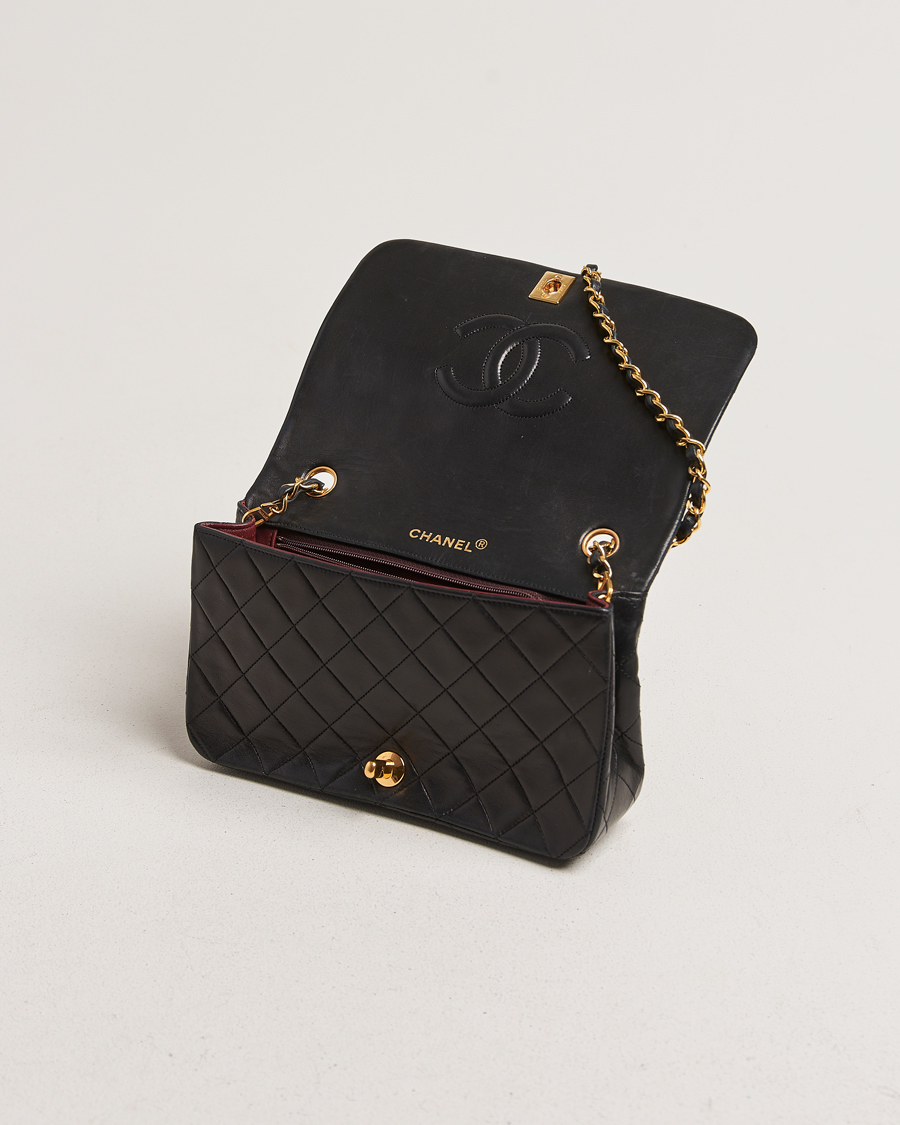Herre | Chanel Pre-Owned Matelassé Single Full Flap Bag Black | Chanel Pre-Owned | Matelassé Single Full Flap Bag Black