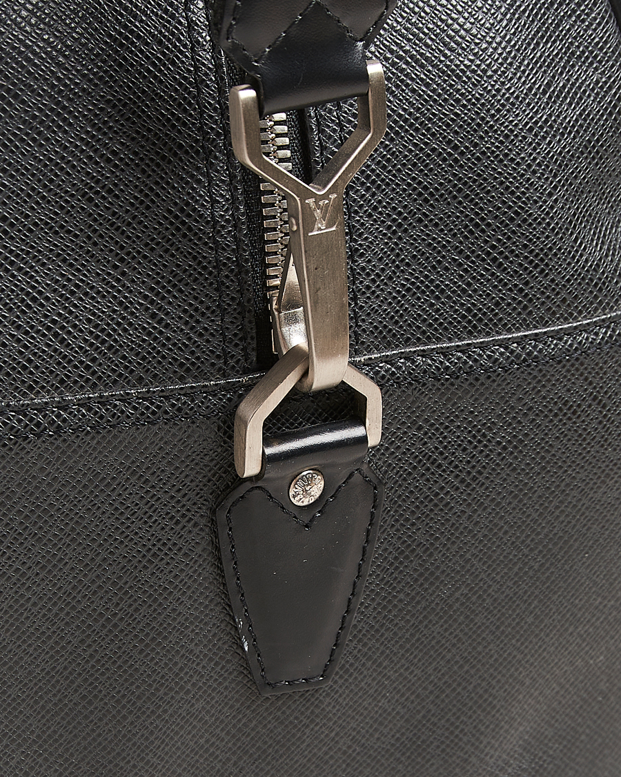Herre | Louis Vuitton Pre-Owned Neo Kendall PM Bag Taiga Black | Louis Vuitton Pre-Owned | Neo Kendall PM Bag Taiga Black