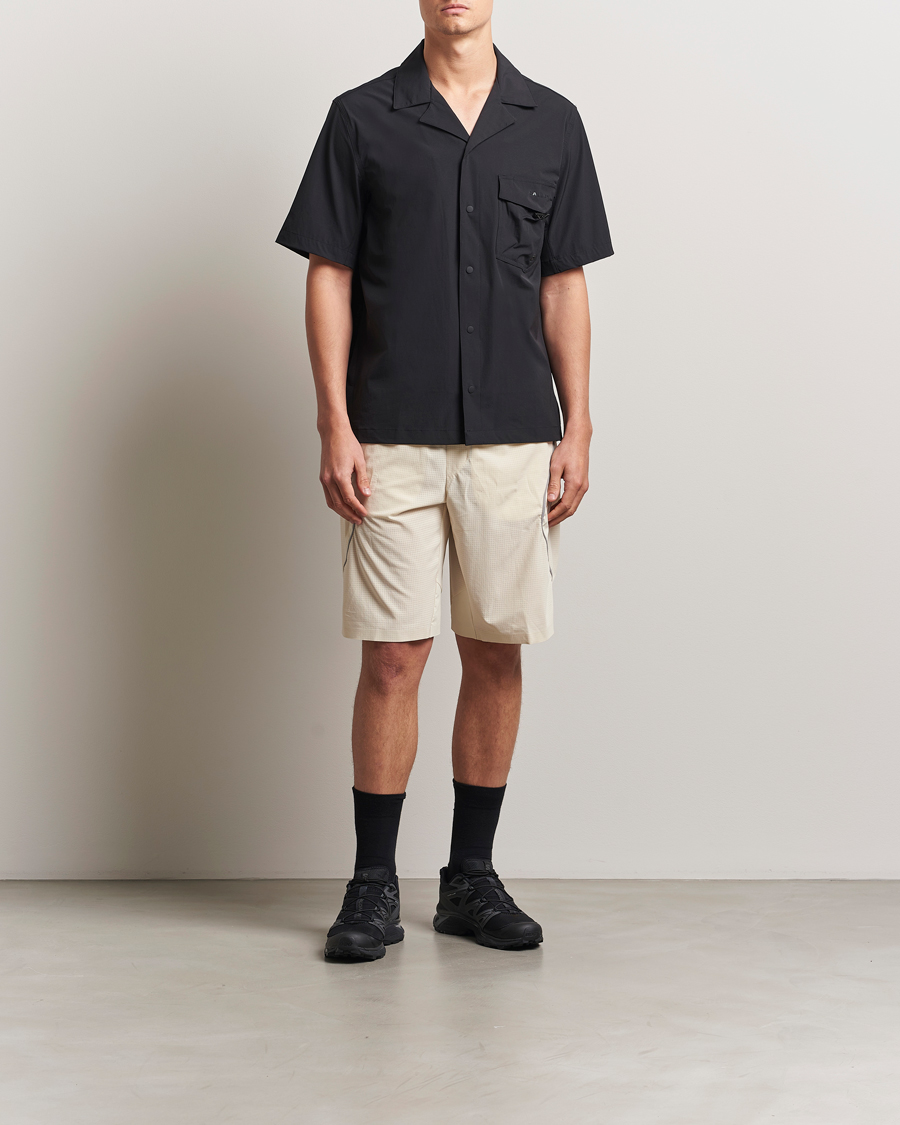 Herre | Skjorter | Oakley | Cuban Collar Short Sleeve Shirt Blackout