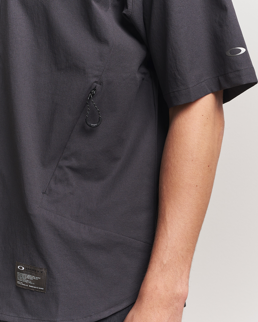 Herre | Skjorter | Oakley | Fuel Short Sleeve Shirt Phantom