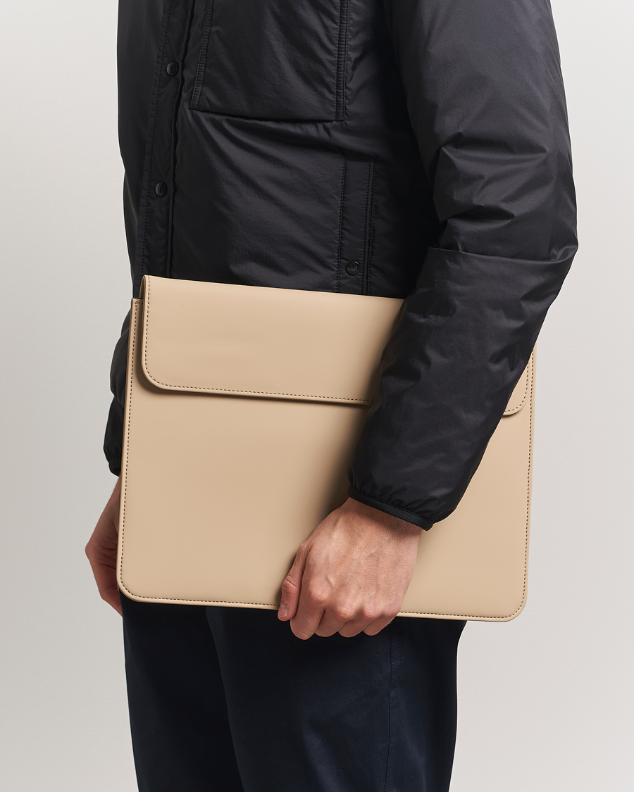 Herre | RAINS Laptop Portfolio 13