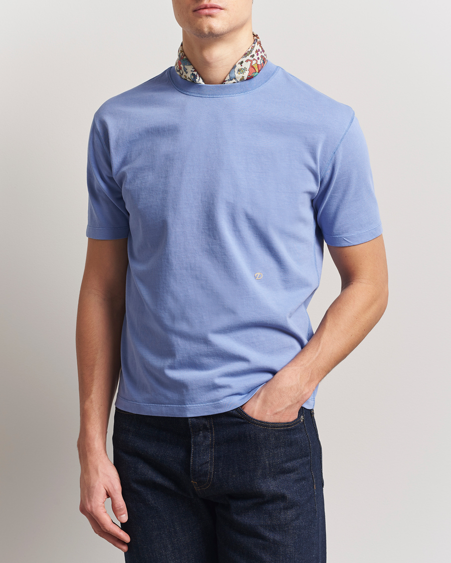 Herre | T-Shirts | Drake's | Embroidered Hiking T-Shirt Lavender Blue