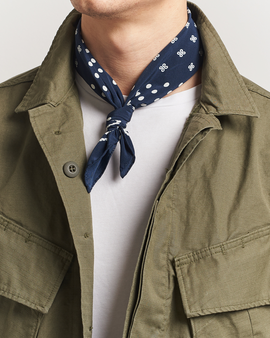 Herre | Tørklæde | Drake's | Robe Border Silk Bandana Navy