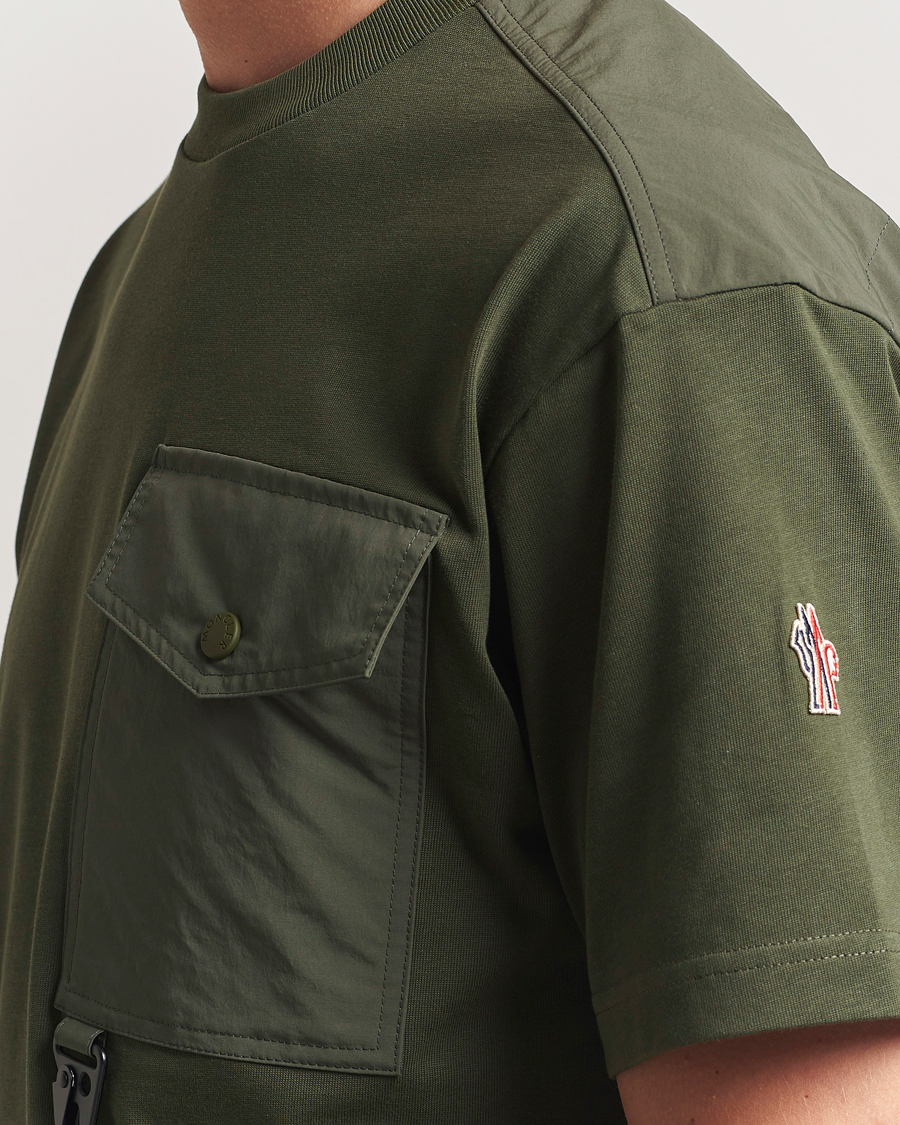 Herre | T-Shirts | Moncler Grenoble | Utility Pocket T-Shirt Military