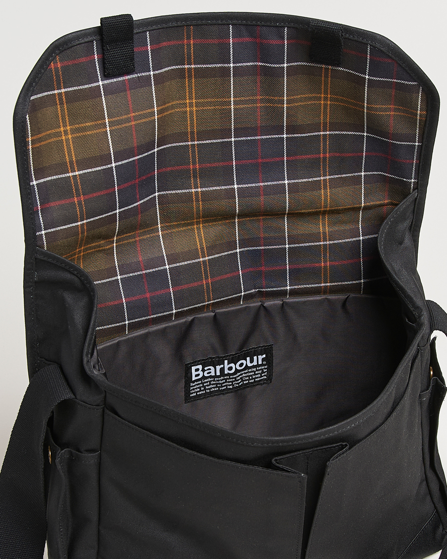Herre | Barbour Lifestyle Essential Wax Messenger Bag Black | Barbour Lifestyle | Essential Wax Messenger Bag Black