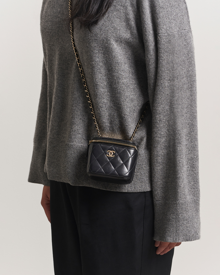 Herre | Chanel Pre-Owned Vanity Chain Shoulder Bag Lambskin Matelassé Black | Chanel Pre-Owned | Vanity Chain Shoulder Bag Lambskin Matelassé Black