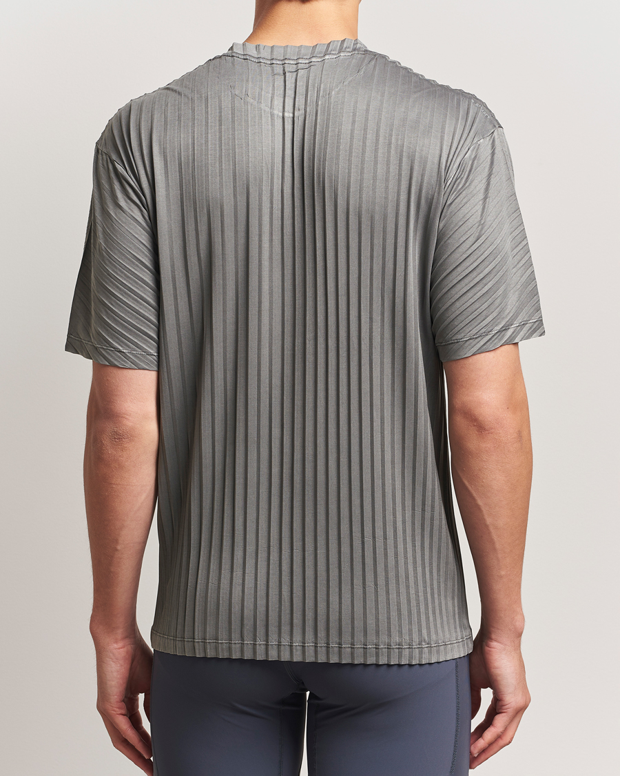 Herre | T-Shirts | Satisfy | Pleated AuraLite T-Shirt Mineral Graphite