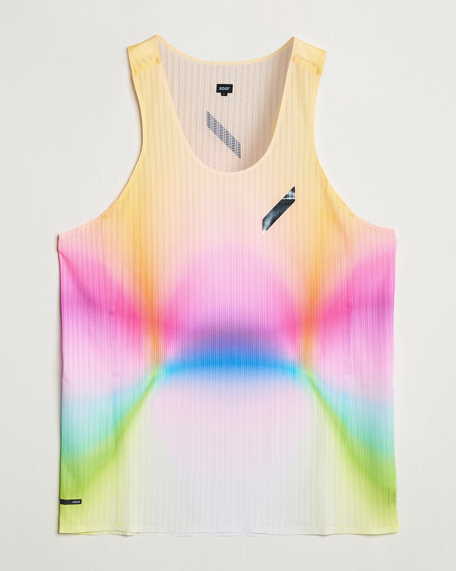 Herre | T-Shirts | SOAR Running | Race Vest Summer Rainbow