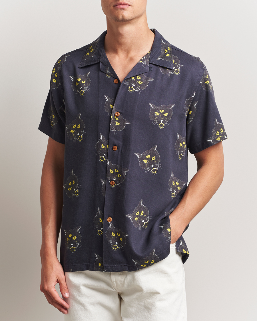 Herre | Skjorter | Nudie Jeans | Arvid The Cat Hawaii Shirt Antracite