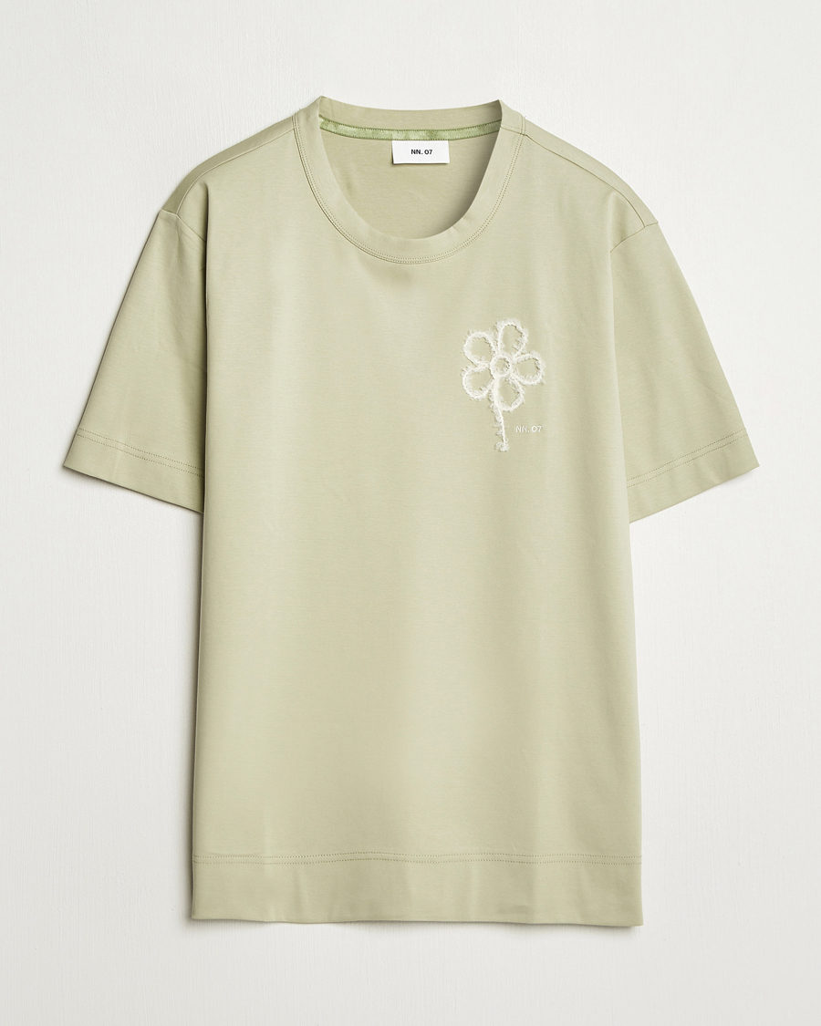 Herre | T-Shirts | NN07 | Pedro Embroidered Flower T-Shirt Sage Green