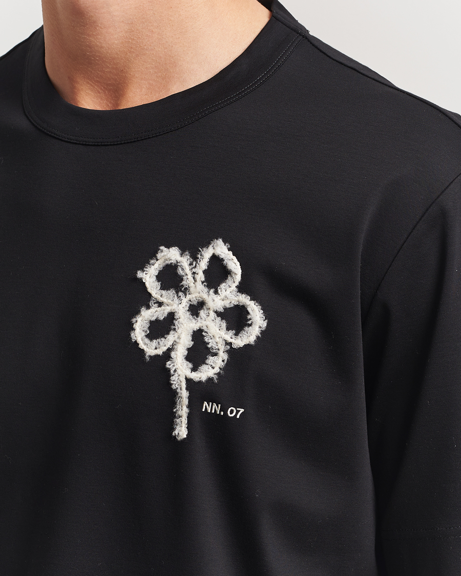 Herre | T-Shirts | NN07 | Pedro Embroidered Flower T-Shirt Black
