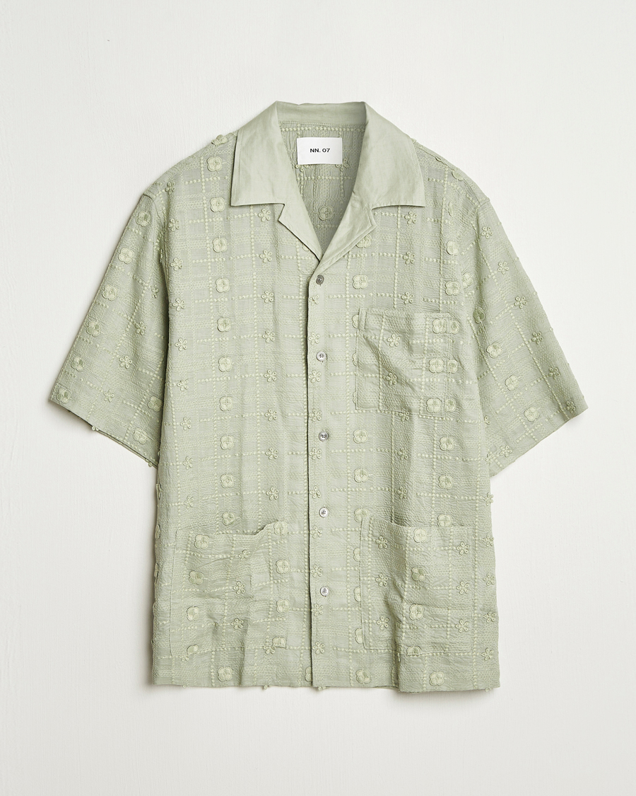Herre | Skjorter | NN07 | Ben Lyocell Fil-Coupé Embroidery Anglaise Shirt Sage Green