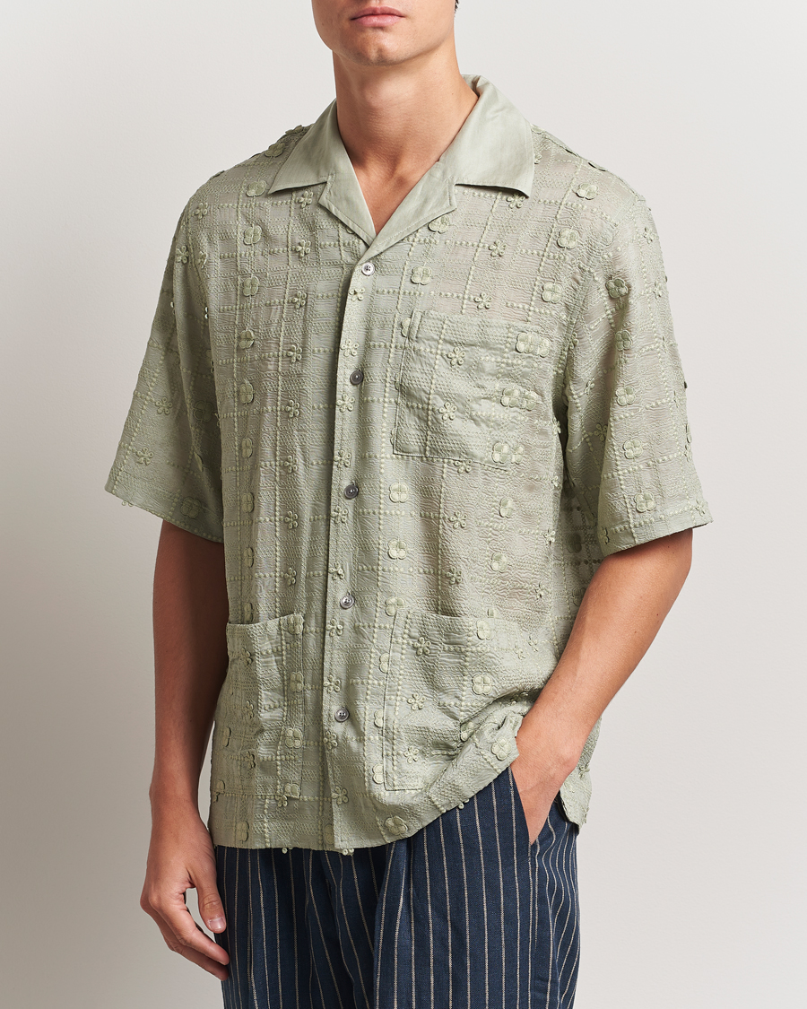 Herre | Skjorter | NN07 | Ben Lyocell Fil-Coupé Embroidery Anglaise Shirt Sage Green