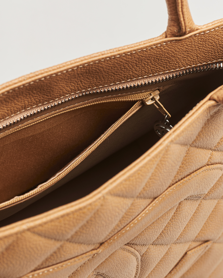 Herre | Chanel Pre-Owned Medallion Tote Quilted Caviar Beige | Chanel Pre-Owned | Medallion Tote Quilted Caviar Beige