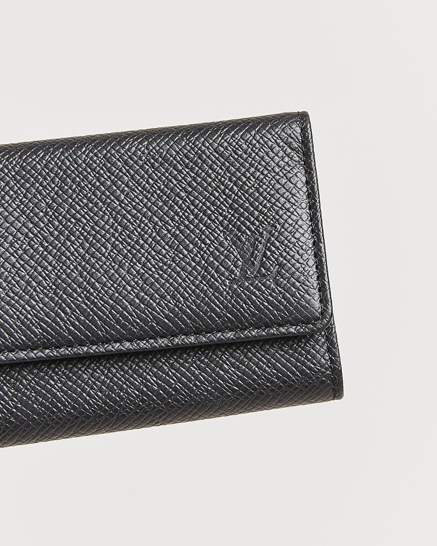 Herre | Louis Vuitton Pre-Owned 6 Key Holder Taiga Black | Louis Vuitton Pre-Owned | 6 Key Holder Taiga Black