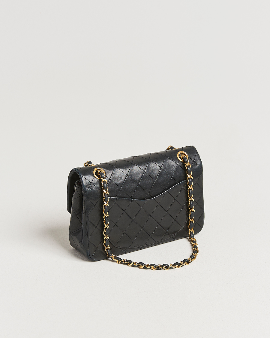 Herre | Gifts for Her | Chanel Pre-Owned | Classic Double Flap Small Lambskin Black