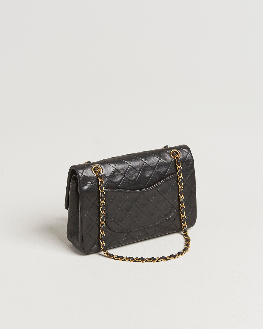 Herre | Gifts for Her | Chanel Pre-Owned | Classic Double Flap Medium Lambskin Black