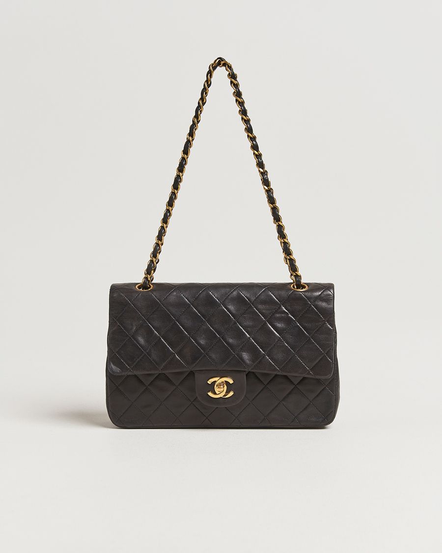 Herre | Gifts for Her | Chanel Pre-Owned | Classic Double Flap Medium Lambskin Black
