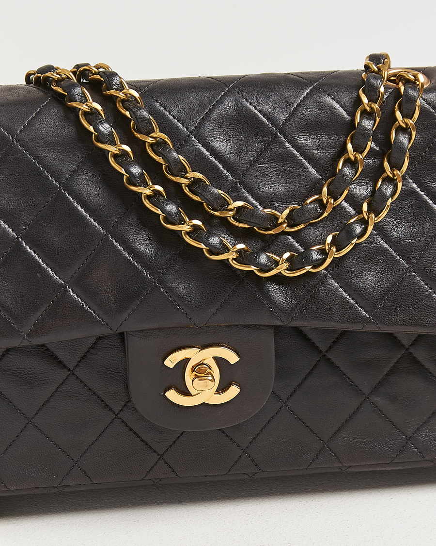 Herre | Gifts for Her | Chanel Pre-Owned | Classic Double Flap Medium Lambskin Black